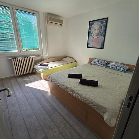 City Center Apt Wfree P Skopje Eksteriør billede
