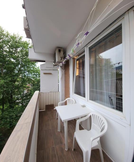 City Center Apt Wfree P Skopje Eksteriør billede