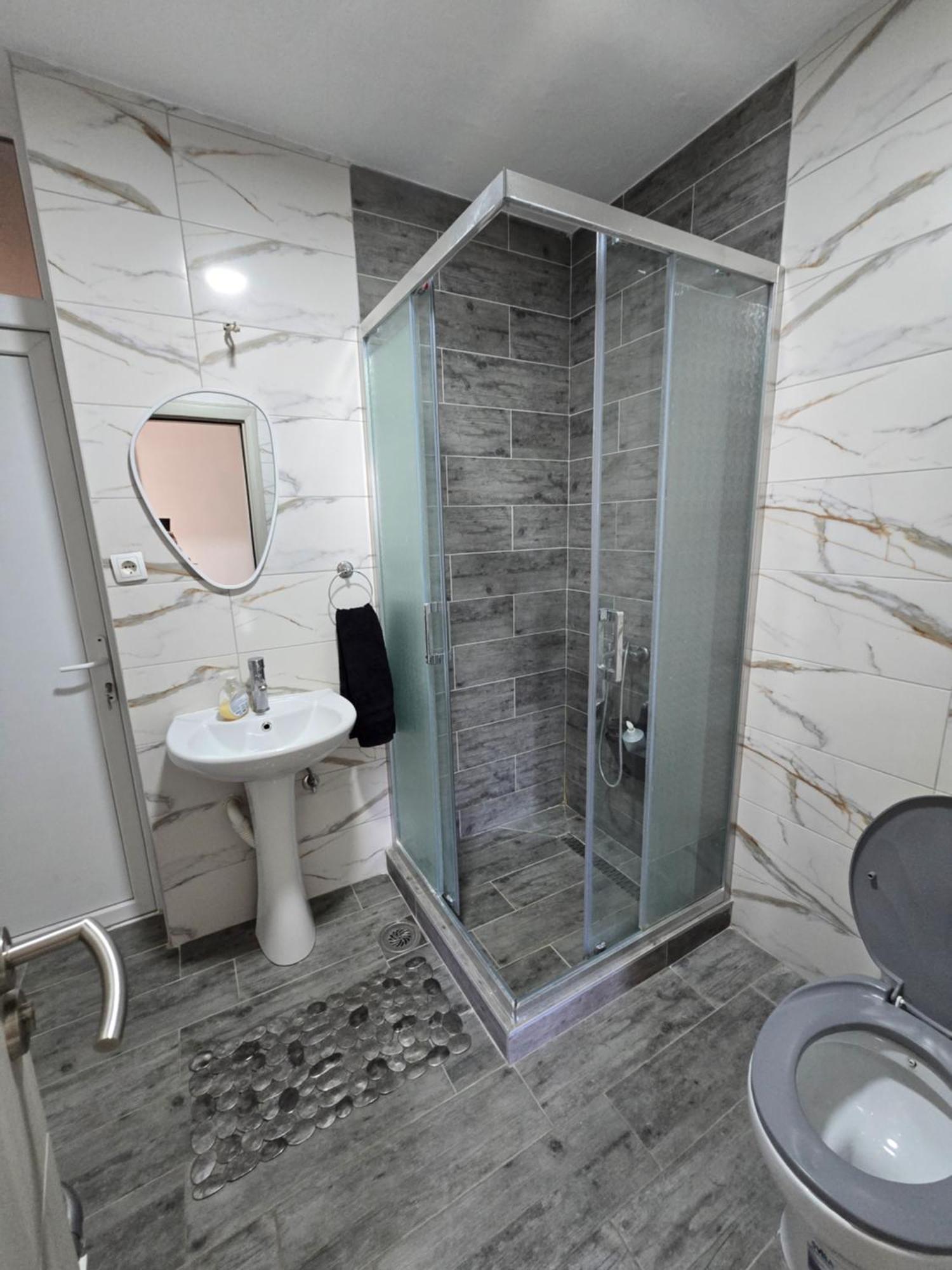 City Center Apt Wfree P Skopje Eksteriør billede